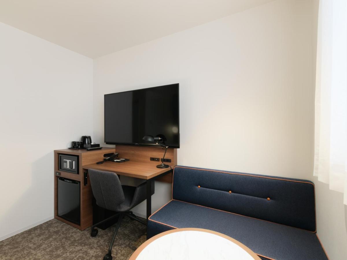 Comfort Hotel Йоккаити Экстерьер фото